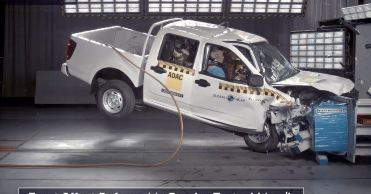 Ô tô - Thử nghiệm va chạm 64 km/h, xe Trung Quốc 'nát bét'