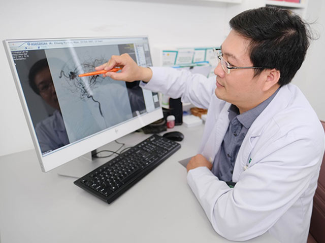 Sức khỏe đời sống - Bác sĩ Bệnh viện FV cứu sống bé trai bị xuất huyết não