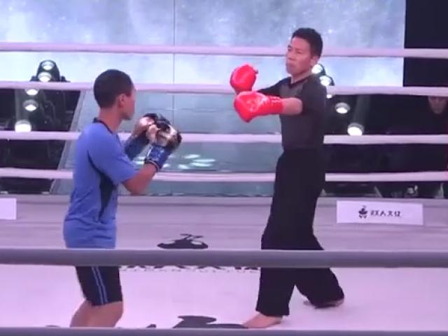 Media - "Truyền nhân" Kiều Phong hạ đối thủ với lối đánh dị hợm