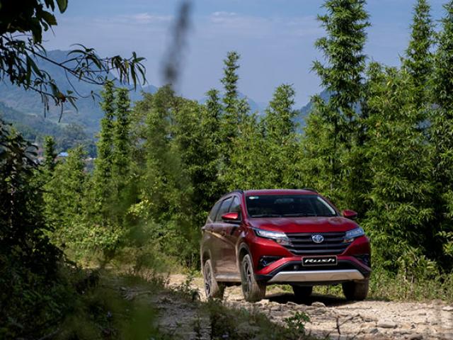 Ô tô - Tháng cuối năm đến Toyota: Ngập tràn quà tặng, rước lộc về nhà