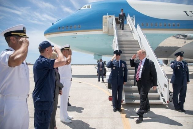 Tổng thống Mỹ Donald Trump muốn sử dụng chiếc Không lực Một lần cuối cùng để trở về Florida.