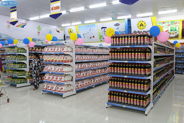 Hệ thống kệ bày hàng Onetech tại trung tâm thương mại Aloha Mall