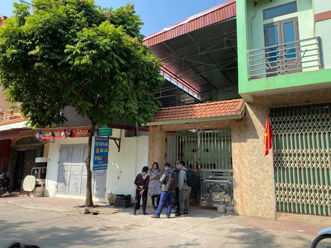 Hàng xóm xôn xao về sự việc.
