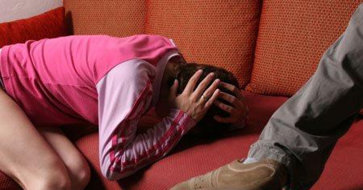 Bạn trẻ - Cuộc sống - Chồng dẫn "tiểu tam" về nhà đánh vợ, mẹ chồng tuyên bố khiến ai cũng hả hê