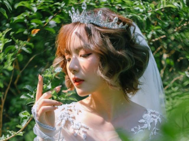 Thời trang - Những màn “phù phép” của nàng mẫu ảnh đa tài
