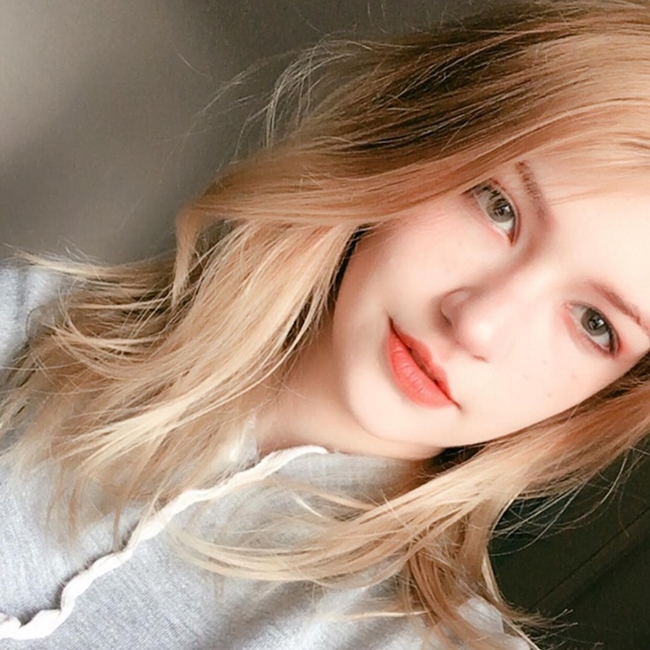 Zeynep Su Kaykılmaz khá kín tiếng nên không rõ thông tin về năm sinh hay chiều cao,... chỉ biết cô mang quốc tịch Thổ Nhĩ Kỳ.
