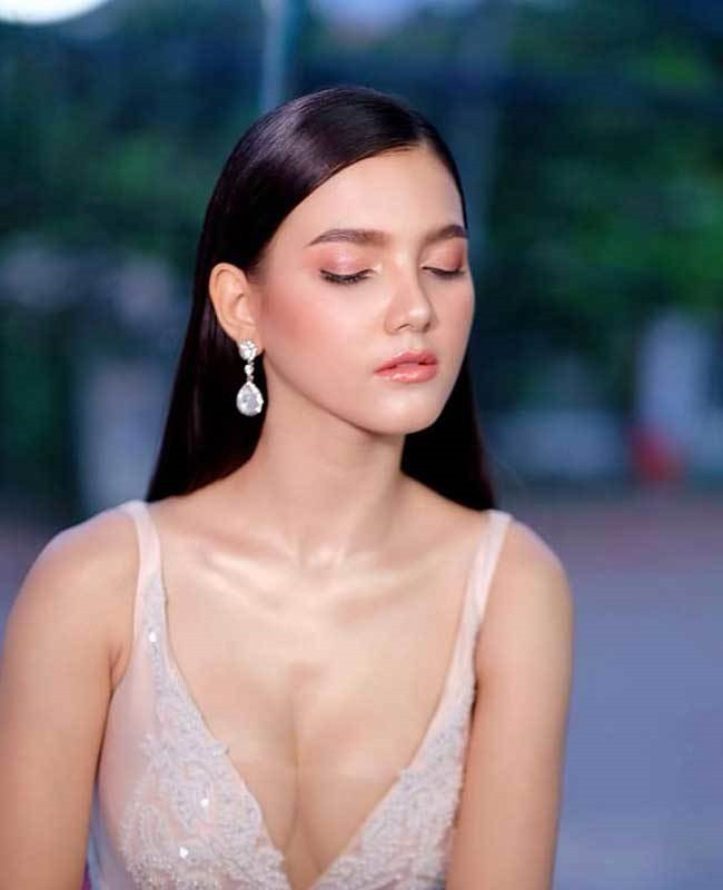 Năm 2013, Lào là quốc gia duy nhất trong các nước Đông Nam Á không cử đại diện tham gia cuộc thi nhan sắc quốc tế. Điều này khiến người yêu mến vẻ đẹp của Hoa hậu Christina Lasasimma không khỏi tiếc nuối.
