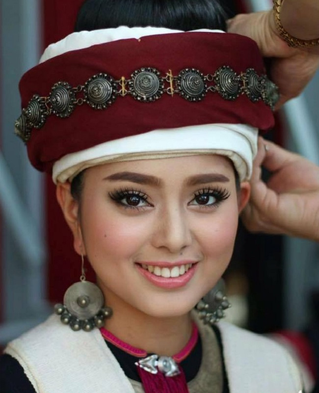 Phounesup Phonnyotha là Hoa hậu Quốc tế Lào năm 2017 (Miss International Laos) 
