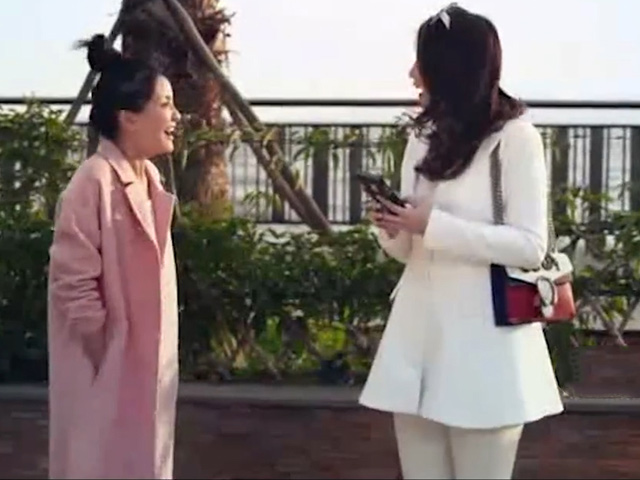 Cười 24H - Gái xinh đổi đời nhờ có ông chồng "chăm chỉ" kiếm tiền