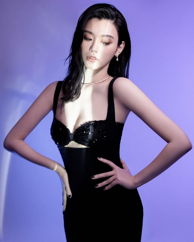 Người mẫu Victoria's Secret Ming Xi thả dáng 'gái một con' nóng bỏng sau sinh - 3