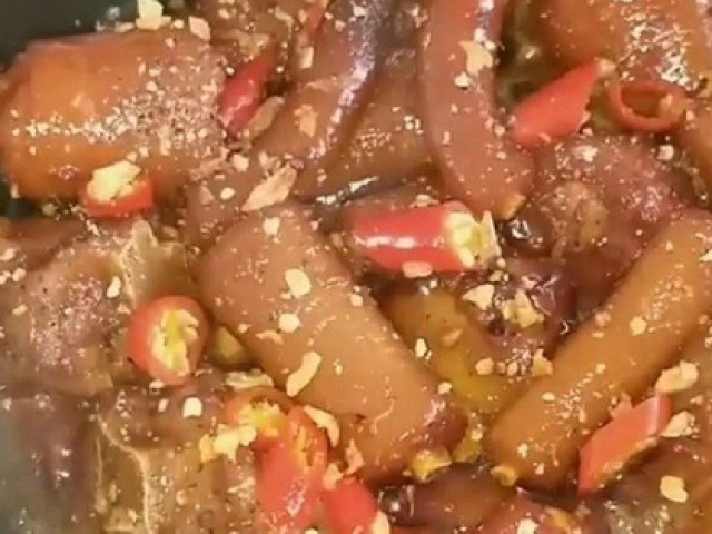 Ẩm thực - Lấy phần cực bổ của lợn mà ít người biết làm món này, ăn vào trời lạnh thì hao cơm, ai cũng mê