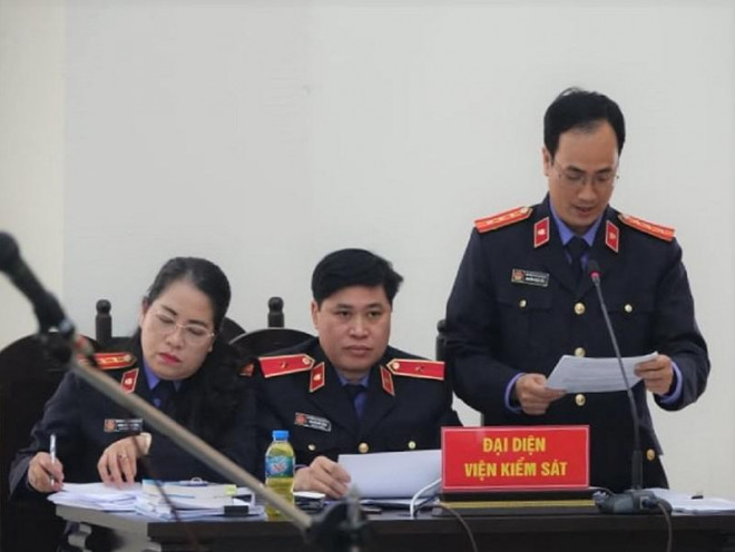 Đại diện VKS giữ quyền công tố Mua bán lòng vòng để “giảm áp lực thuế”