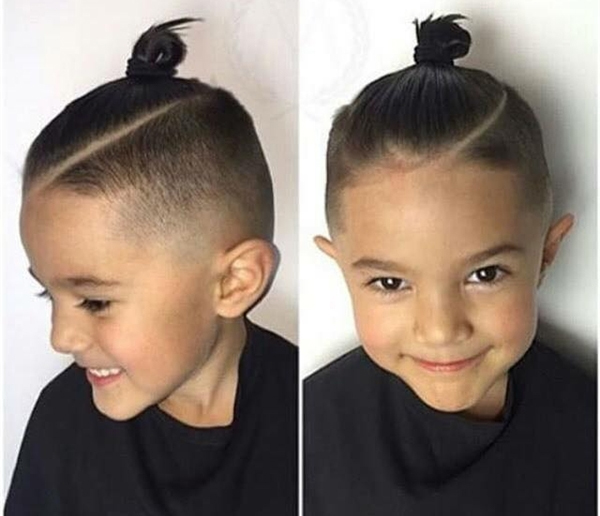 Để con trai của bạn luôn phong cách và thời trang, hãy thường xuyên thay đổi kiểu tóc cho bé trai nhà mình. Từ kiểu tóc lãng tử đến kiểu tóc cá tính, tất cả đều có trong những kiểu tóc đang làm mưa làm gió trên thị trường hiện nay.