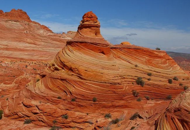 Wave Rock (Arizona, Mỹ): Chuyến thăm đến khu vực thành đá sa thạch kỳ diệu này là một trải nghiệm đi bộ đường dài đáng kinh ngạc của mọi du khách.
