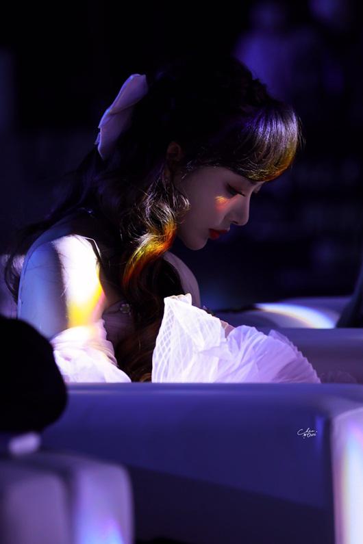 "Visual công chúa" của Khổng Tuyết Nhi lấn át dàn mỹ nhân Hoa ngữ trên thảm đỏ - 6