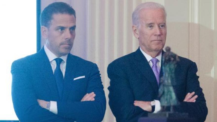 Hunter Biden (trái), con trai Tổng thống Mỹ đắc cử Joe Biden.