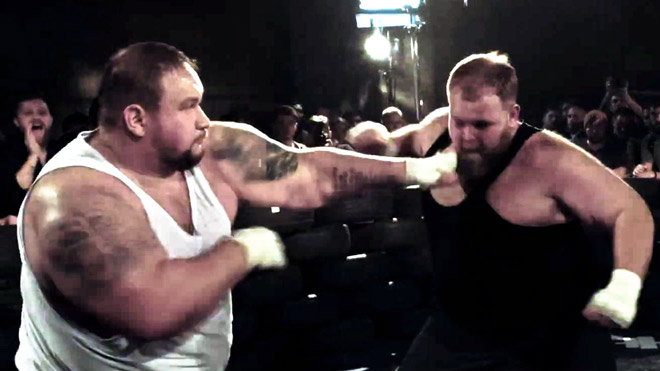 Hai võ sĩ nặng 370 kg đánh nhau, lập kỷ lục