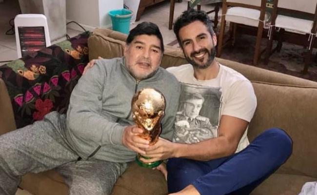Leopoldo Luque (bên phải) hiện đang bị điều tra sau cái chết của huyền thoại Diego Maradona