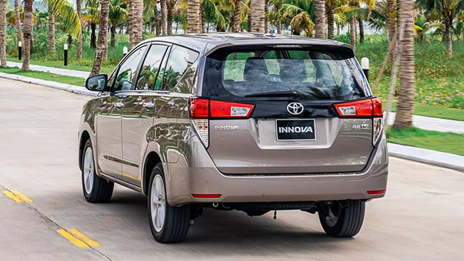 Bảng giá xe Toyota Innova lăn bánh tháng 12/2020, giảm 50% LPTB - 3