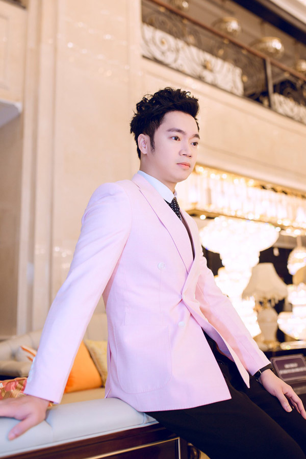 MC Đặng Quốc Anh: Chàng MC của VTV “lột xác” với hình ảnh điển trai chuẩn soái ca - 4