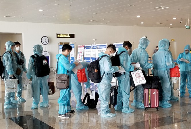 Hành khách không chấp hành quy định về phóng chống dịch bệnh khi đi máy bay có thể bị phạt tới 3 triệu đồng.