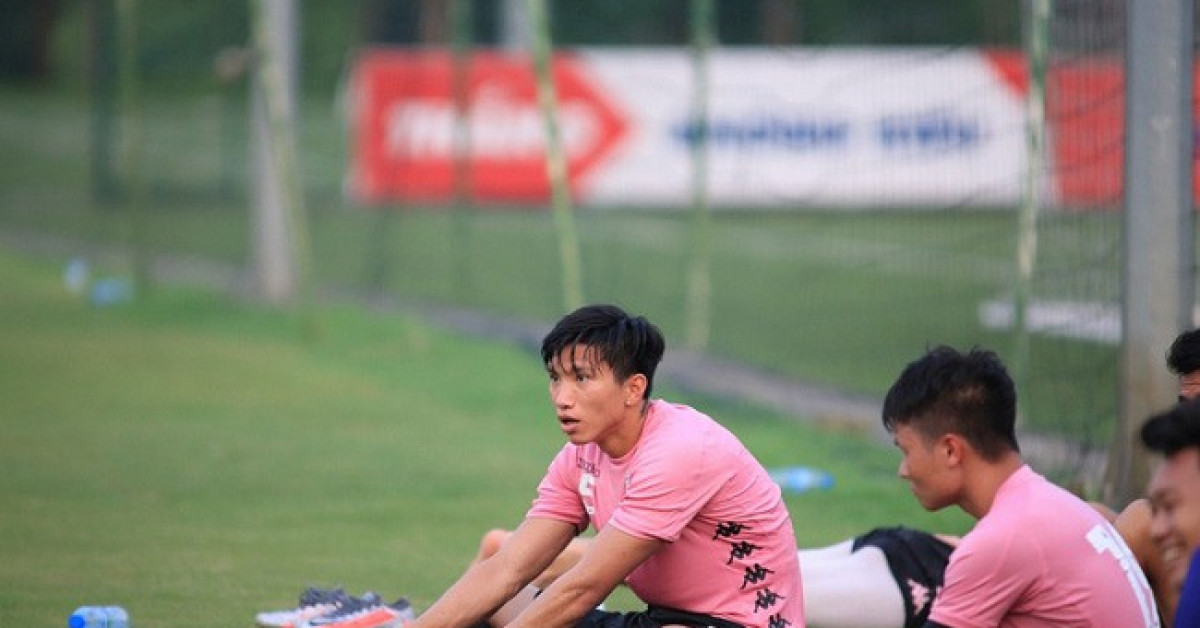 Bóng đá - Văn Hậu không dự Đại hội thi đua yêu nước vì chấn thương