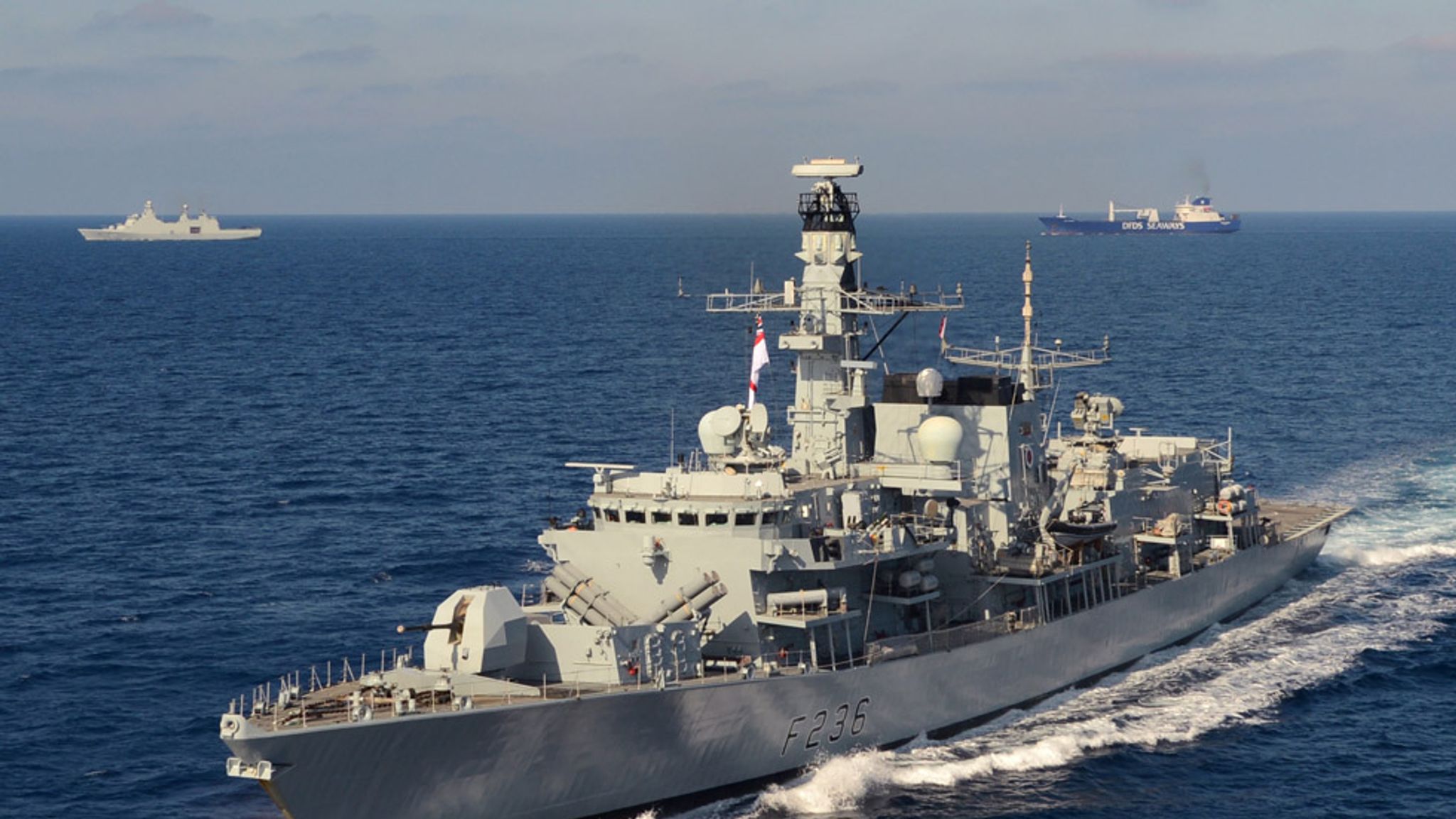 Tàu chiến của hải quân hoàng gia Anh.
