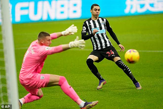 Miguel Almiron ghi bàn mở tỷ số cho Newcastle vào lưới West Brom chỉ sau 19,98 giây