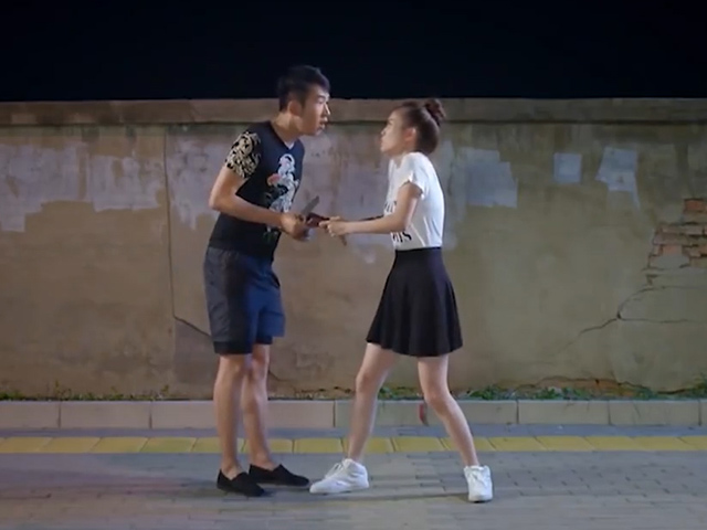 Cười 24H - Cái kết của cô gái xấu số khi gặp phải tên cướp "quen mặt"