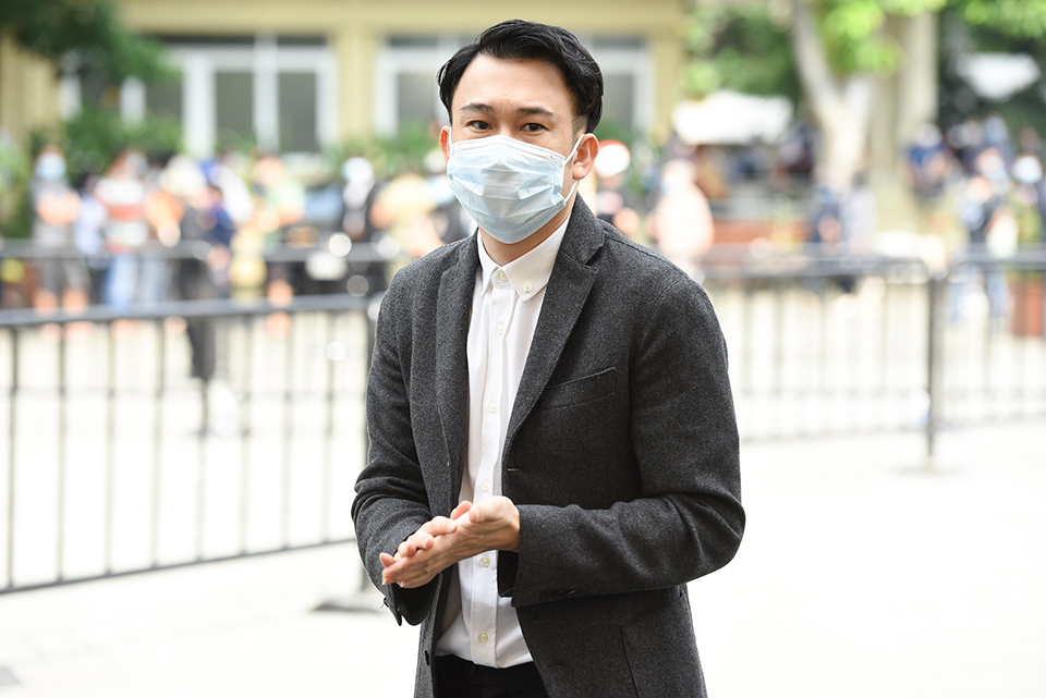 Dương Triệu Vũ không kìm được nước
mắt khi phải đến nhìn mặt Chí Tài lần cuối