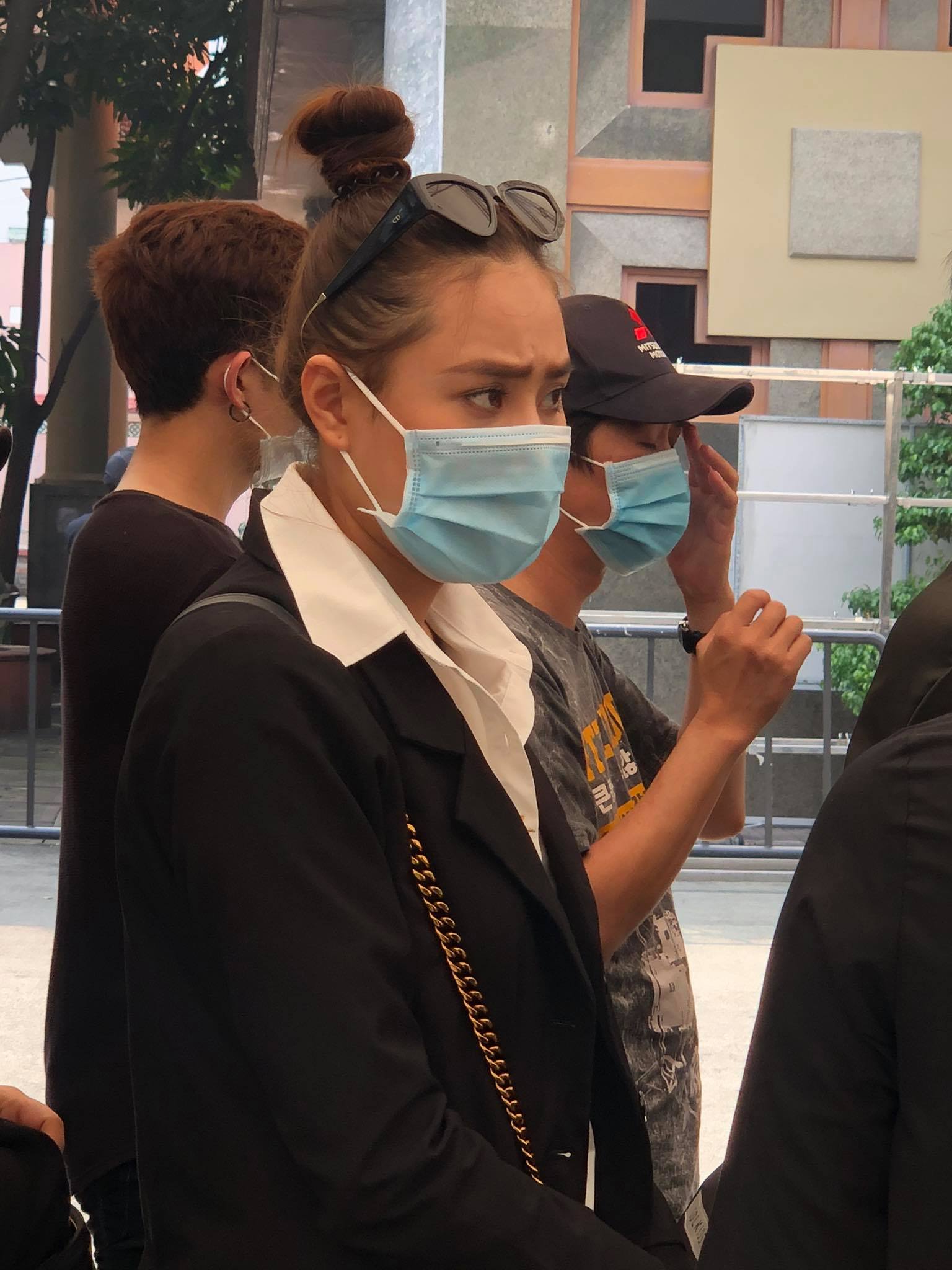 Hồ Bích Trâm từng được Chí Tài giúp
đỡ khi làm nghề. Cô kính trọng đàn anh vì luôn hết mình với nghề,
sống nghĩa tình.