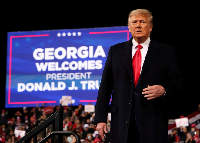 Tổng thống Donald Trump tại một sự kiện ở bang Georgia hôm 5-12. Ảnh:&nbsp;Reuters