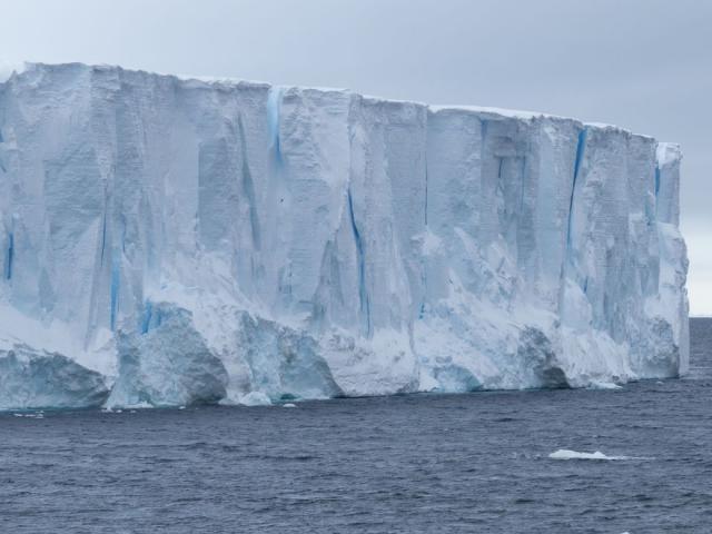 Media - Ẩn hoạ từ tảng băng trôi lớn nhất thế giới