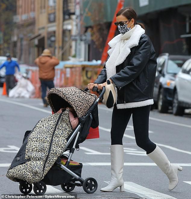 Irina Shayk tươi tắn rạng ngời với nụ cười tỏa nắng - 15