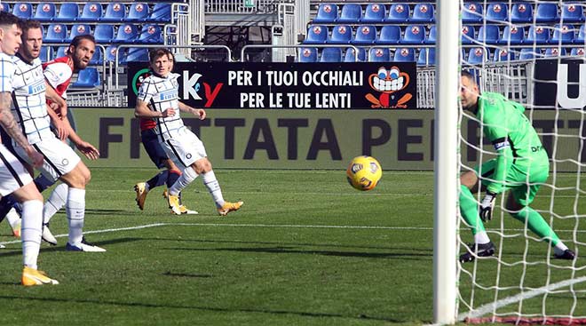 Inter bất ngờ thủng lưới cuối hiệp 1 sau một loạt cơ hội bị bỏ lỡ