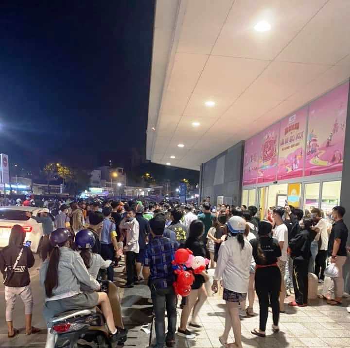 Sự việc khiến nhiều khách mua sắm tại trung tâm bị một phen hốt hoảng