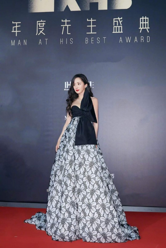 Dương Mịch khoe nhan sắc không đổi sau 7 năm nhưng lại bị chê “xôi thịt” trên thảm đỏ - 6