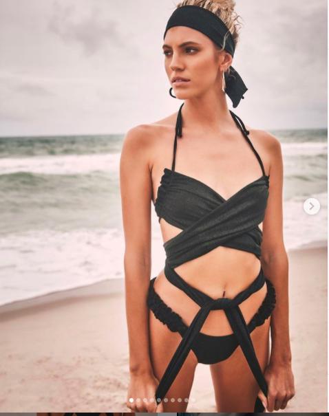 Devon Windsor mặc bikini thả dáng quyến rũ ngất ngây bên chồng - 6