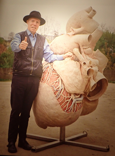 Bác sĩ Gunther von Hagens, người tìm ra phương pháp Plastination.