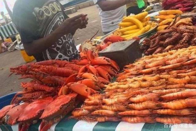 Khu chợ bán hải sản rẻ hơn rau, con gì cũng có kích thước &#34;khủng&#34; - 9
