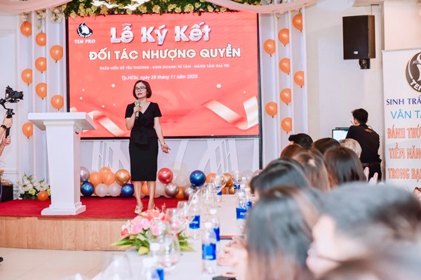 Bà Đặng Thị Hà - Giám đốc Công ty TNHH TenPro - phát biểu tại sự kiện.