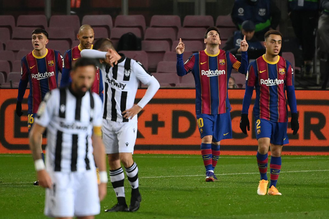 Messi có pha lập công đẳng cấp vào lưới Levante