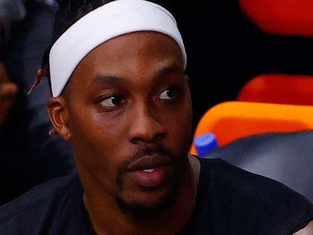 Thể thao - Siêu sao 2m11 nuôi rắn 90kg làm “thú cưng”, 2 nữ giúp việc khởi kiện