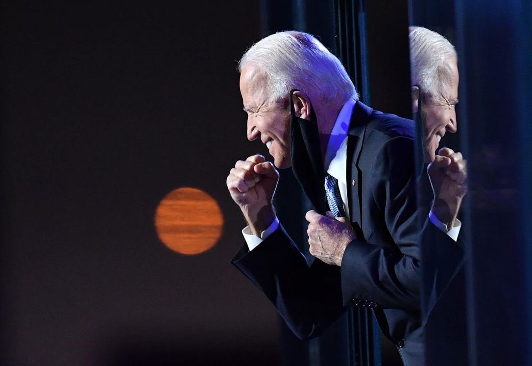 Ông Biden chính thức đắc cử Tổng thống Mỹ sau cuộc họp của cử tri đoàn (ảnh: AP)