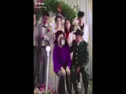 Bạn trẻ - Cuộc sống - Clip: Hành động của cụ ông và cụ bà &quot;gây sốt&quot; trong đám cưới