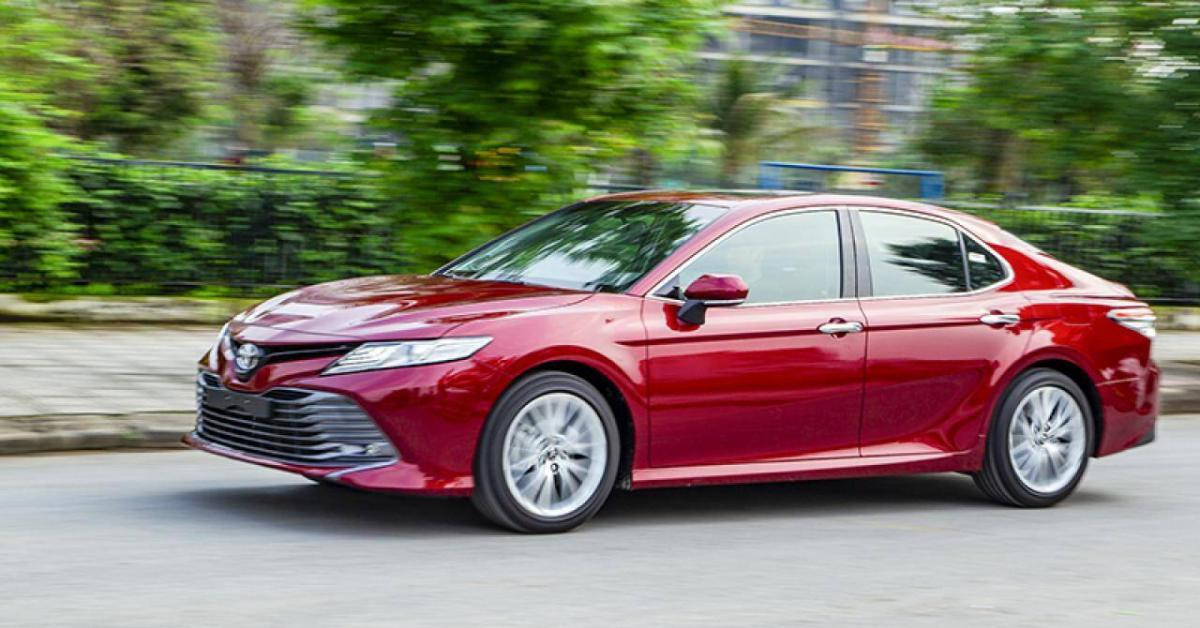 Tin tức ô tô - Không được giảm phí trước bạ, Toyota Camry vẫn bán chạy