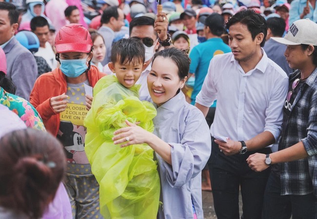 Biệt thự sang chảnh của Quý Bình và vợ doanh nhân sau khi kết hôn có gì đặc biệt? - 10