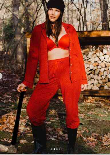 Người mẫu ngoại cỡ Candice Huffine trình diễn nội y nóng bỏng - 2