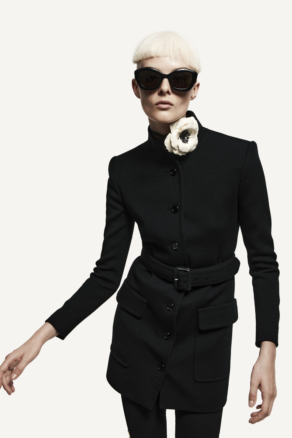 Bộ sưu tập tri ân &#34;thánh nhân làng mốt&#34; thu hút từng chi tiết nhỏ của Yves Saint Laurent - 1