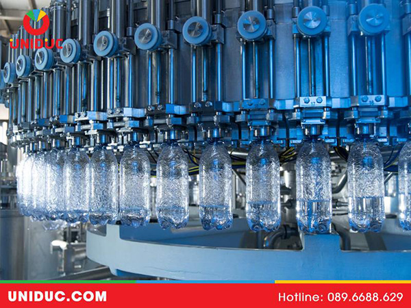 Mua dây chuyền chiết rót chai PET ở đâu uy tín tại TP.HCM? - 1